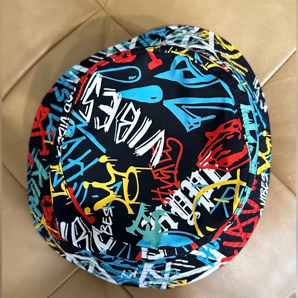 Unisex DOPE bucket hat  clean and excellent condition but no size tag - Picture 3 of 5